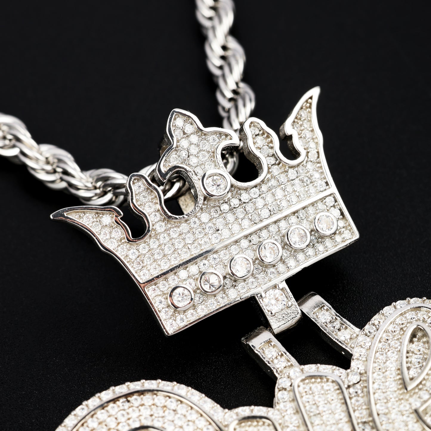 定制皇冠保释字母吊坠