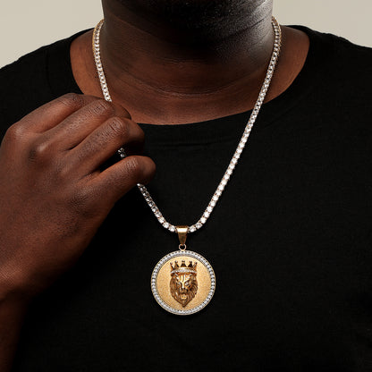 Crown Lion King Round Pendant