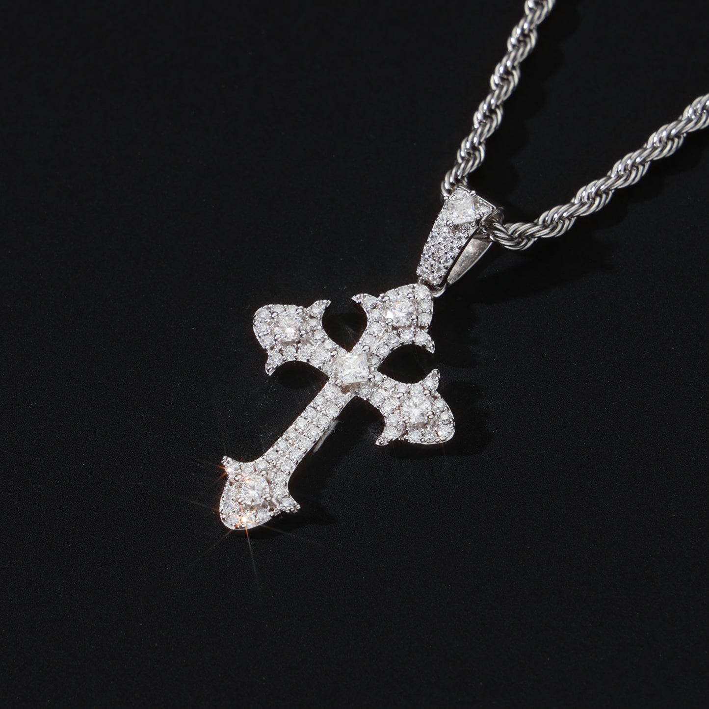 925 Silver Moissanite Fleur Cross Pendant White Gold