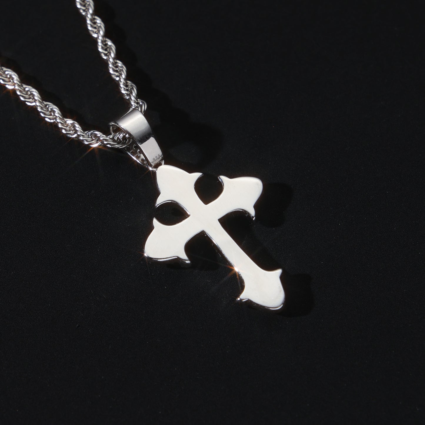 925 Silver Moissanite Fleur Cross Pendant White Gold